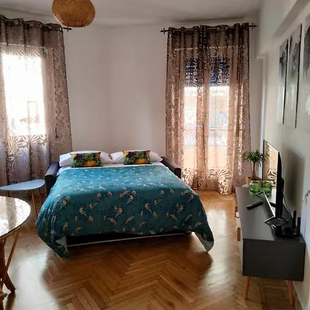 Ampio 97 Mq Con Garage Privato, A 2 Minuti Dal Centro Di Appartement San Remo
