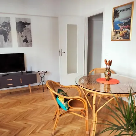Apartamento Ampio 97 Mq Con Garage Privato, A 2 Minuti Dal Centro Di Sanremo