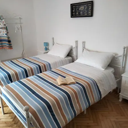 Ampio 97 Mq Con Garage Privato, A 2 Minuti Dal Centro Di Appartement *
