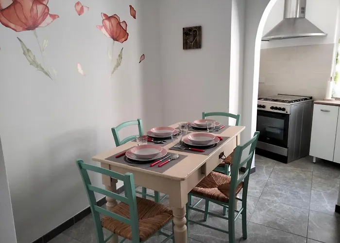 Ampio 97 Mq Con Garage Privato, A 2 Minuti Dal Centro Di Apartamento